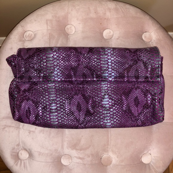 Tylie Malibu Purple Snakeskin Pattern Clutch - Picture 2 of 6
